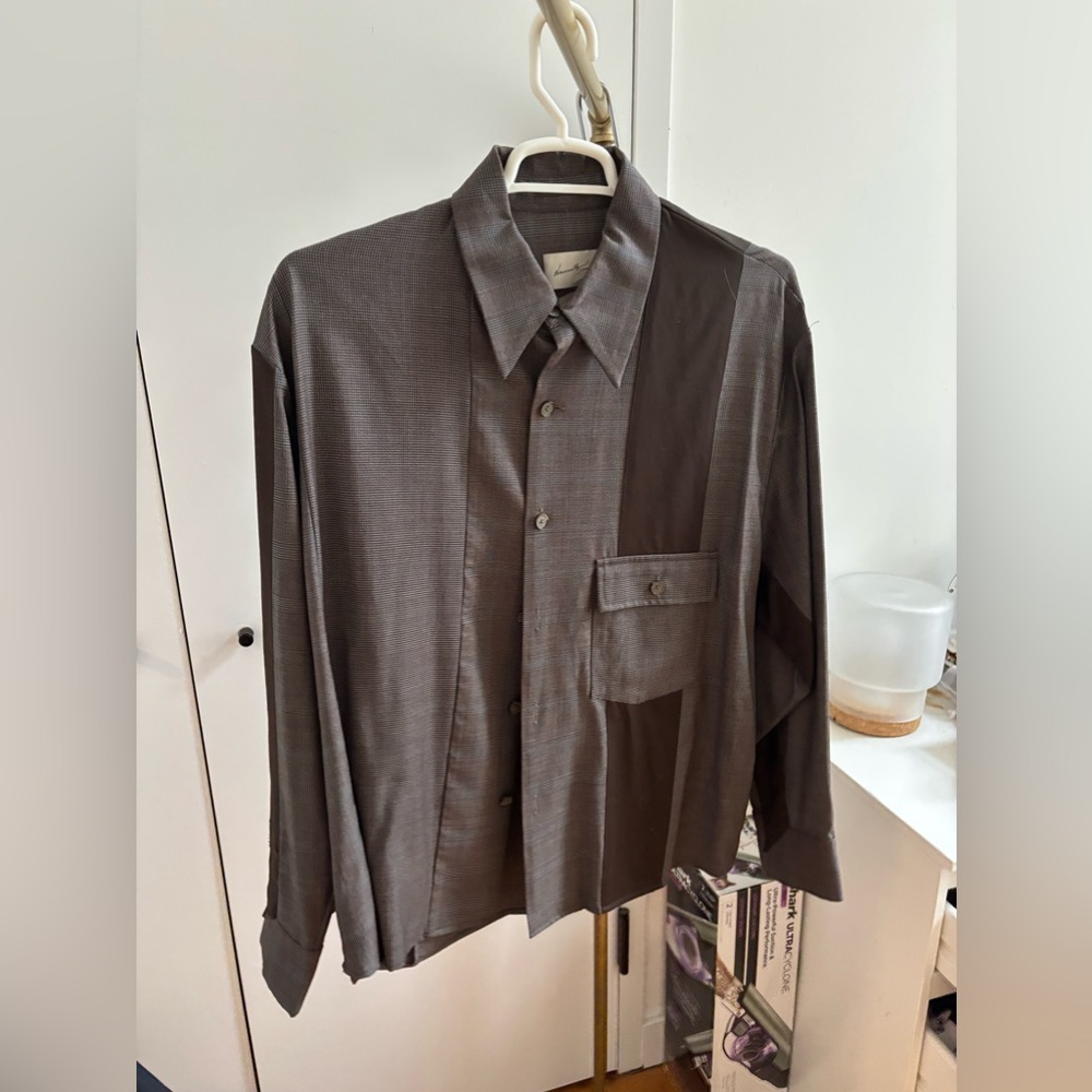 Grey shirt with a unique design fashion
